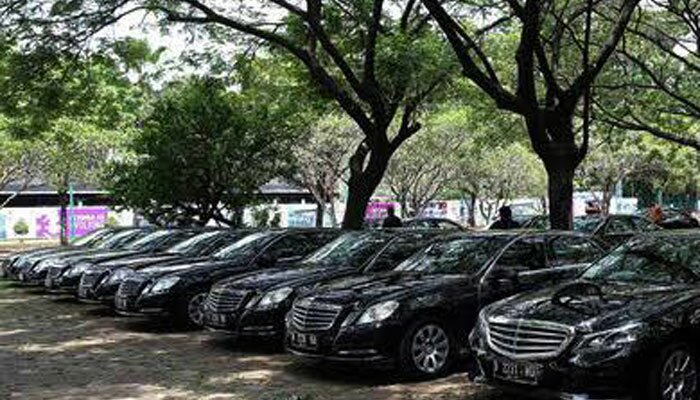 Contoh mobil mewah (timyadi)