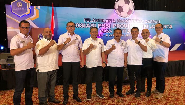 Sejumlah pengurus Asprov DKI Jakarta yang baru saja dilantik di gedung Granadi, Kuningan, Jaksel. (joko)