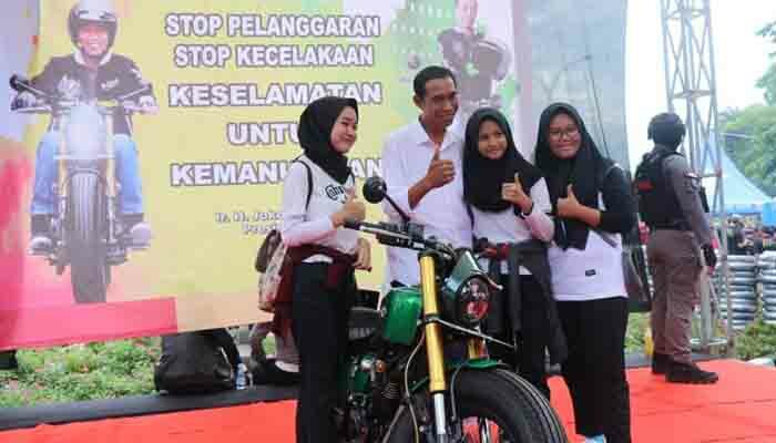 Jokowi KW di MRSF Kota Tangerang.(imam)