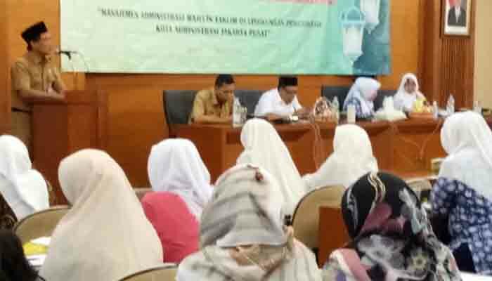 Pelaksanaan pembinaan manajemen administrasi bagi pengurus majelis taklim. (tarta)