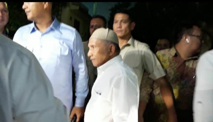 Amien Rais saat ke Polda besuk Eggi dan Lieus..(cw2)