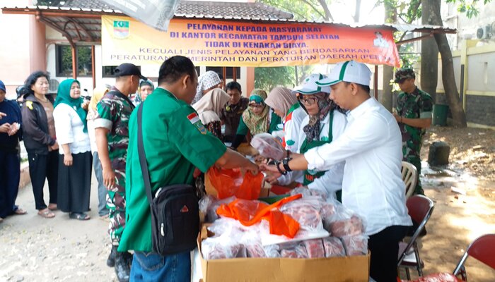Penjualan daging murah di Kecamatan Tambun Selatan. (saban)