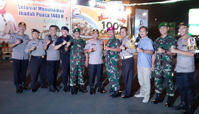 Wakapolda Lampung Kombes Rudi Setiawan bersama unsur TNI gelar patroli.(koesma)