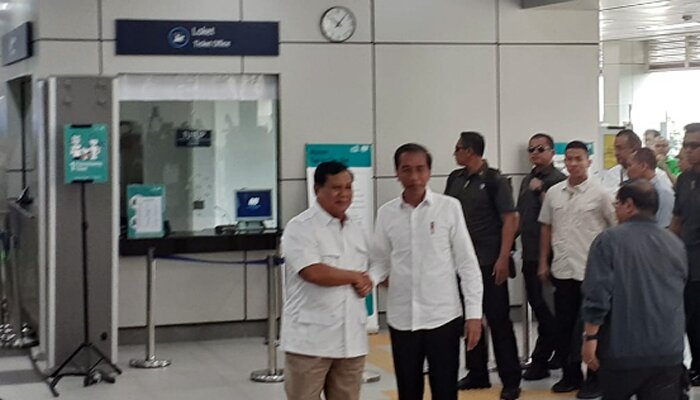Prabowo dan Jokowi bertemu di Stasiun MRT Lebak Bulus. (firda)