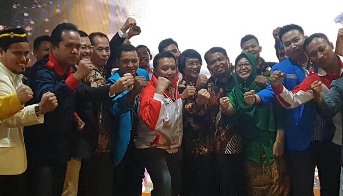 Menpora Imam Nahrawi berfoto bersama dengan para peserta Program Pemuda Sahabat Anak