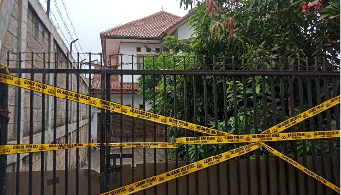 Rumah tempat ayah dan anak yang dibunuh istrinya AK.(M2)