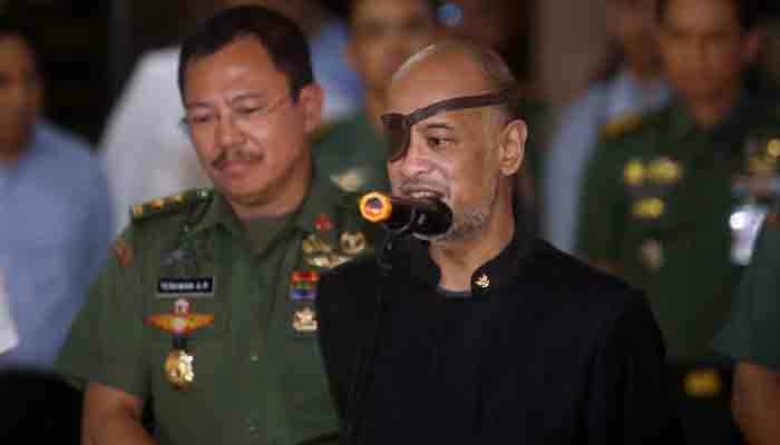 Thareg Kemal Habibie. (toga)