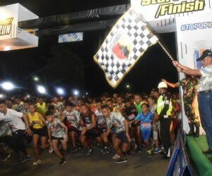 1572116877621_261019 Meriahkan HUT TNI, Wakil Komandan Lantamal V Hadiri Military Beach Night Run 2019 - 2