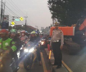 Kemacetan di Jalan Raya Bogor, Depok. (angga) j\