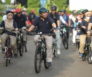 Wali Kota Jakarta Utara, Sigit Wijatmo bersepeda bersama saat HBKB di Jalan Sunter. (deny)
