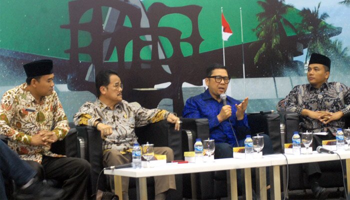Diskusi Dialektika Demokrasi dengan tema 'Akankah Pemilihan Kepala Daerah Dikembalikan ke DPRD (timyadi)