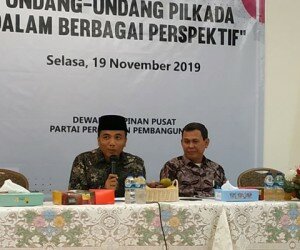 Wakil Ketua Umum PPP, Arwani Thomafi (kiri). (ikbal)