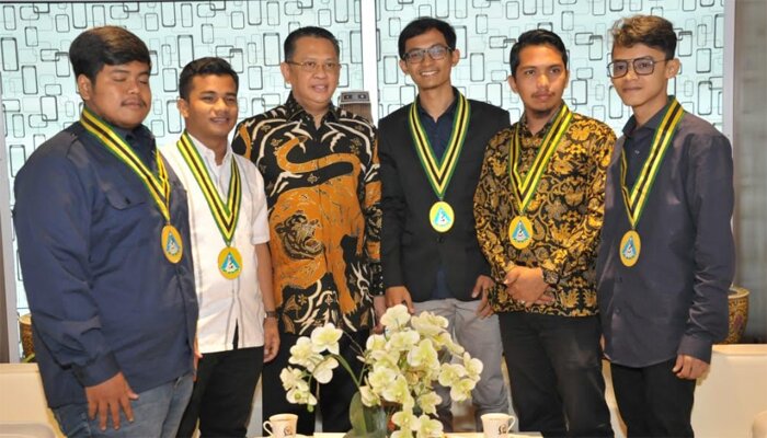 Bamsoet saat menerima Brigade Pelajar Islam Indonesia (PII), di Ruang Kerja Ketua MPR RI, Jakarta. (timyadi)