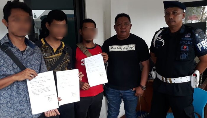 para calo yang diamankan petugas Samsat Jaktim karena diduga ikut terlibat bersama oknum. (Ifand)