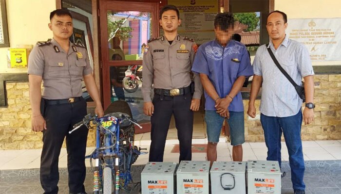 Pelaku berikut barang bukti