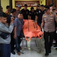 Geng motor yang ditembak