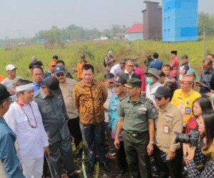 Wakil Ketua Komisi IV DPR Dedi Mulyadi saat memimpin Tim Kunker di Desa Taruna, Kabupaten Pulang Pisau, Kalteng.