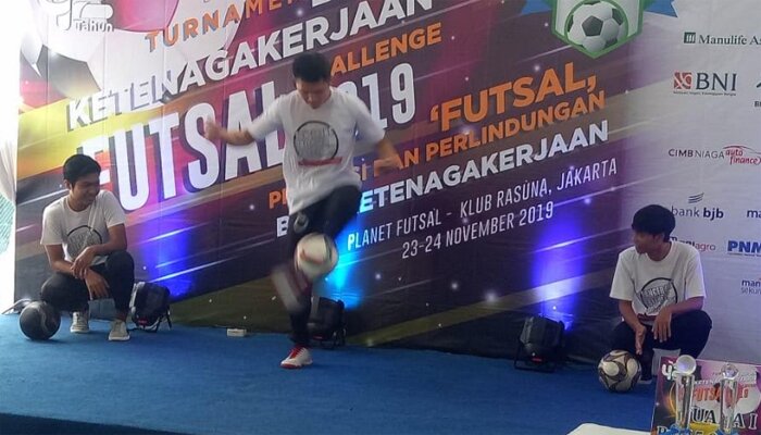 Atraksi Free Style di BPJAMSOSTEK FUTSAL Challenge 2019. (tri)