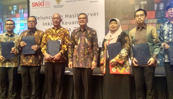 Deputi Bidang Koordinasi Ekonomi Makro dan Keuangan Kementerian Koordinator Bidang Perekonomian, Iskandar Simorangkir saat peluncuran Inklusi Keuangan Indonesia. (johara)