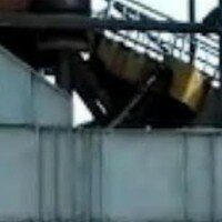 Jembatan yang rusak akibat di hantam Ferry.