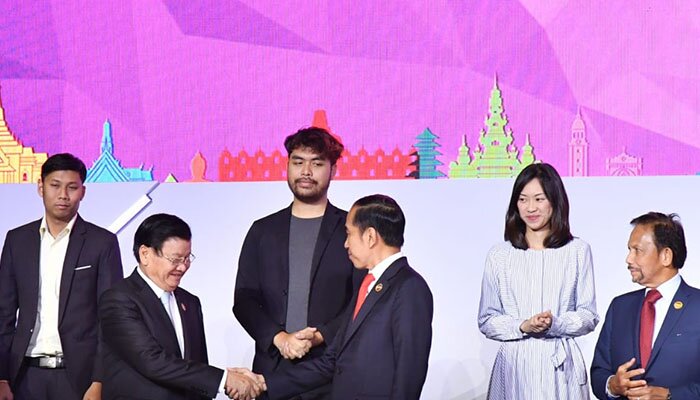 Presiden Jokowi saat menghadiri acara Leaders' Retreat Luncheon di APEC Nurimaru House, Busan, Selasa (26/11).(ist)