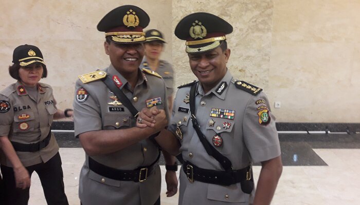 Karopenmas Div Humas Polri Brigjen Argo Yuwono (kiri) bersama Kabid Humas Polda Metro Jaya Kombes Yusri Yunus. (yendhi)
