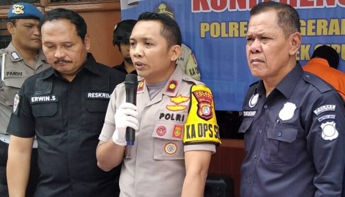 Kapolsek Ciputat M. Edy Mahandika didampingi Kanit Reskrim Ciputat Iptu Erwin S dan Humas Polres Tangsel Iptu Sugiono disalah satu kegiatan beberapa waktu lalu. (anton)