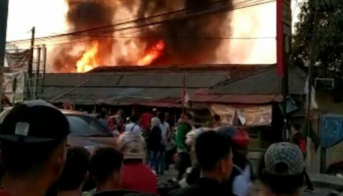 suasana pasar baros yang terbakar
