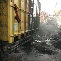 Sisa kebakaran yang menghanguskan pabrik biji plastik di Penjaringan, Jakarta Utara. (ist)