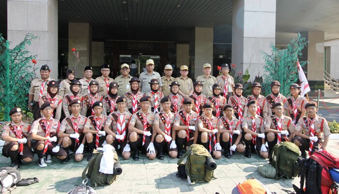 Kontingen pramuka Jakarta Selatan saat dilepas oleh Sekko Jakarta Selatan. (wandi)