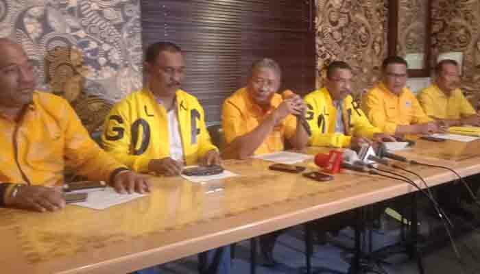 Kubu Bamsoet saat menyatakan sikap soal Munas Golkar. (rizal)