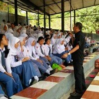 Siswa di Lampung mengikuti sosialiasi tentang hoax.