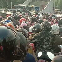 Kemacetan panjang terjadi di kedua ruas jalan di puncak Sabtu (9/11/2019).