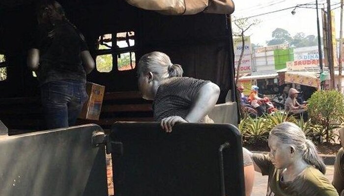 Sejumlah "manusia silver" yang berhasil diamankan jajaran Satpol PP Kota Tangsel beberapa waktu lalu. (anton)