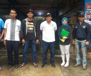 Penata Madya Pelayanan BPJAMSOSTEK Jakarta Sudirman Masayu Aminah M L, saat mendatangi lokasi kerja almarhum di Rusun Marunda Cilincing, Jakarta Utara.(Ist)