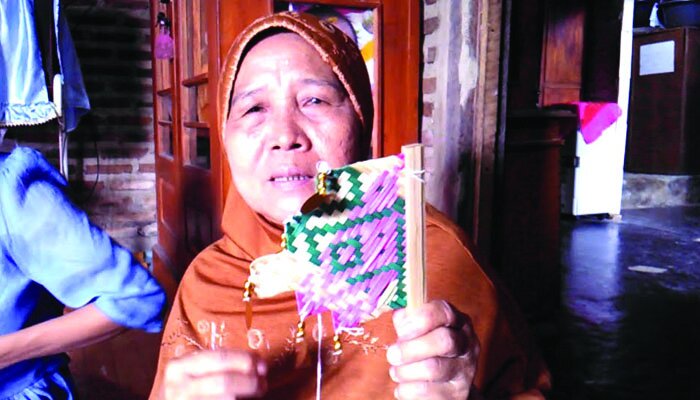 Megawati-pengrajin Kipas Mahligai