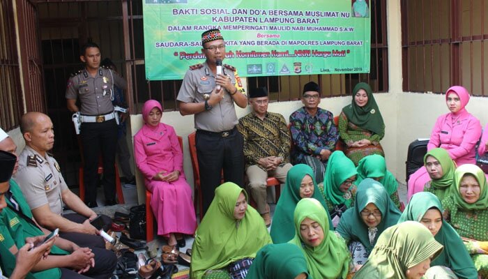 Waka Polres Lampung Barat Kompol Vicky Dzulkarnain saat menerima kunjungan silaturahmi Ketua MUI Kabupaten Lampung Barat.