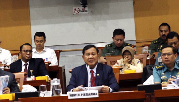 Menteri Pertahanan Prabowo Subianto rapat kerja (Raker) dengan Komisi I DPR (timyadi)
