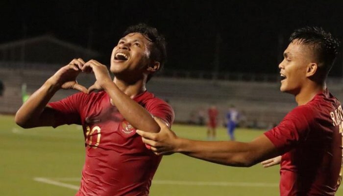 Osvaldo Haay merayakan gol yang dicetaknya dalam SEA Games. (pssi.org)