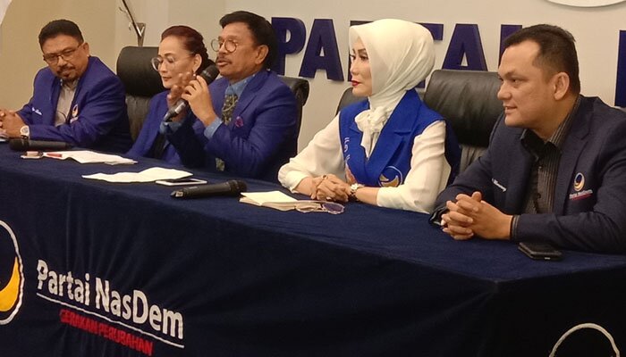 Ketua Steering Committe Kongres II NasDem, Johnny G Plate saat memaparkan soal Kongres. (rizal)