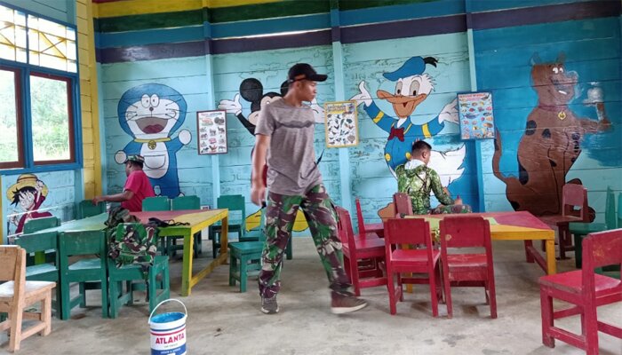 Satgas Yonif Raider 509 Kostrad Rehab Paud/TK di Perbatasan.(Ist)