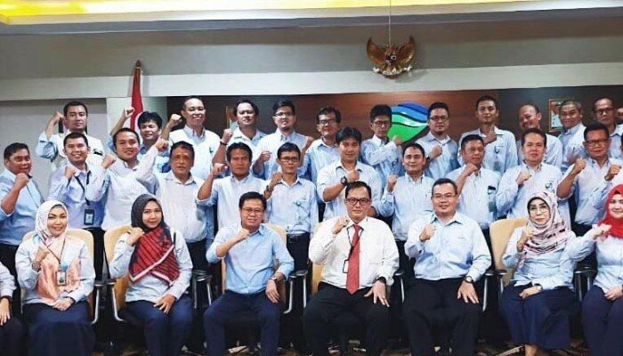 Jajaran PDAM Tirta Asasta Kota Depok usai melakukan sosislaisasi pencegahan tindak pidana korupsi atau pungli. (anton)