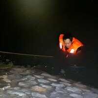 Proses pencarian bocah yang hanyut di kawasan Kanal Banjir Timur. (Ifand)