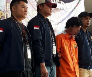 Pelaku penyiraman air keras FY dimintai keterangan di Polda Metro Jaya. (firdha)