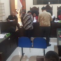 Sidang lahan sengketa antara PT Zhong Min Hydro Indonesia dengan PT Kemilau Rejeki di PN Cibadak