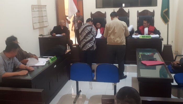 Sidang lahan sengketa antara PT Zhong Min Hydro Indonesia dengan PT Kemilau Rejeki di PN Cibadak