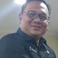 Wakil Wali Kota Depok Pradi Supriatna saat menjelaskan masalah dana bantuan BPJS Kesehatan ke warga miskin. (anton)