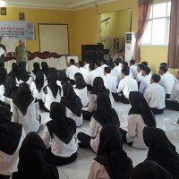 Program Bursa Kerja Khusus (BKK) yang dilakukan Disnakertrans Kabupaten Serang bekerja sama dengan perusahaan.