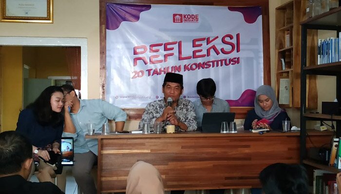 Pengamat politik Ray Rangkuti (tengah). (Ikbal)