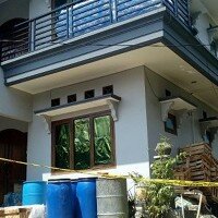 Usaha rumahan pembuat sabun, pewangi dan pelembut pakaian di rumah mewah yang dikeluhkan warga Harjamukti, Cimanggis. (anton)